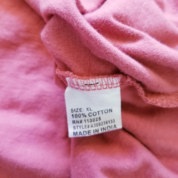 Vibe N' gimme a hug cactus cotton crop tshirt - Picture 6 of 6